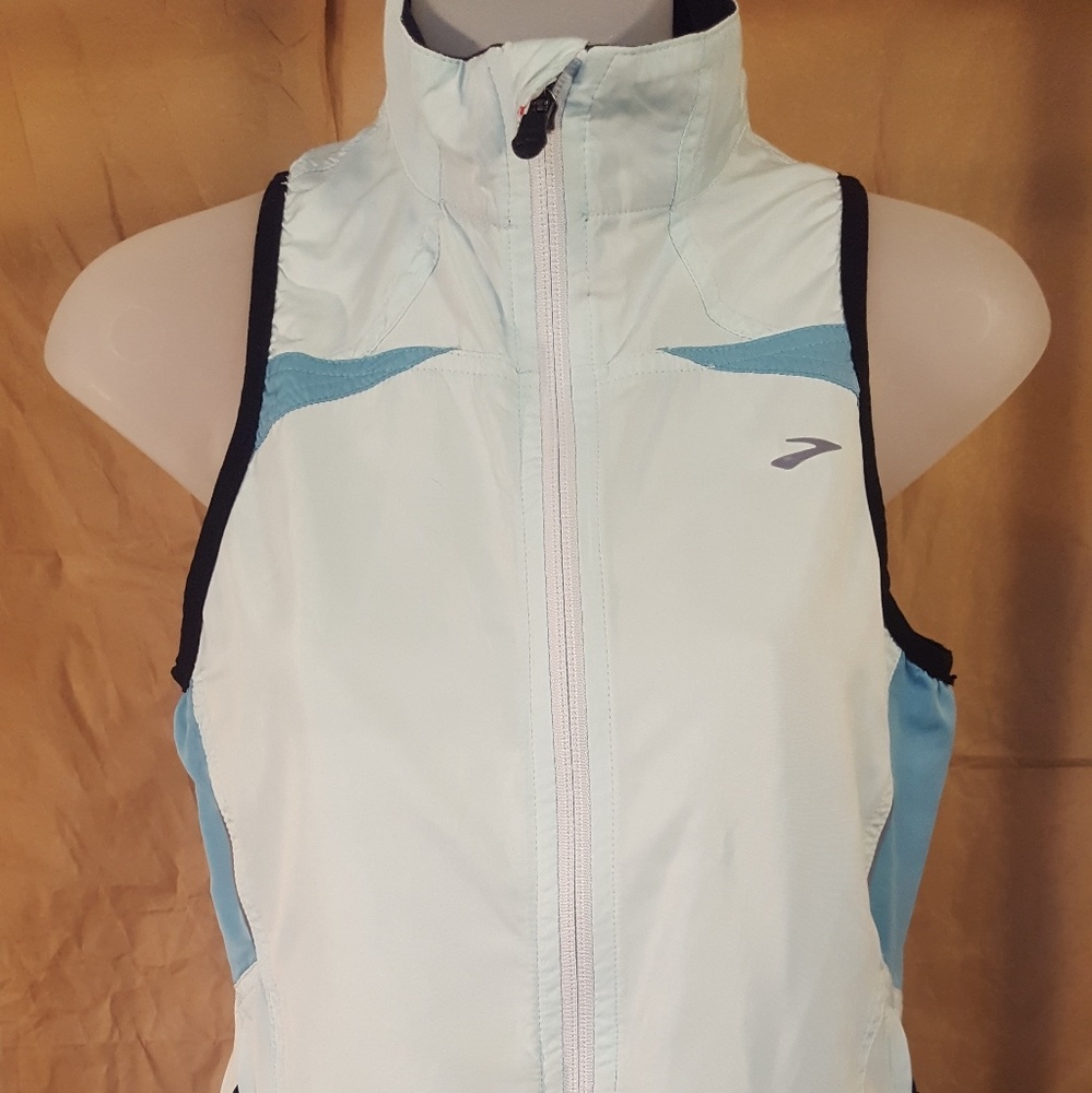 Brooks lightweight vest